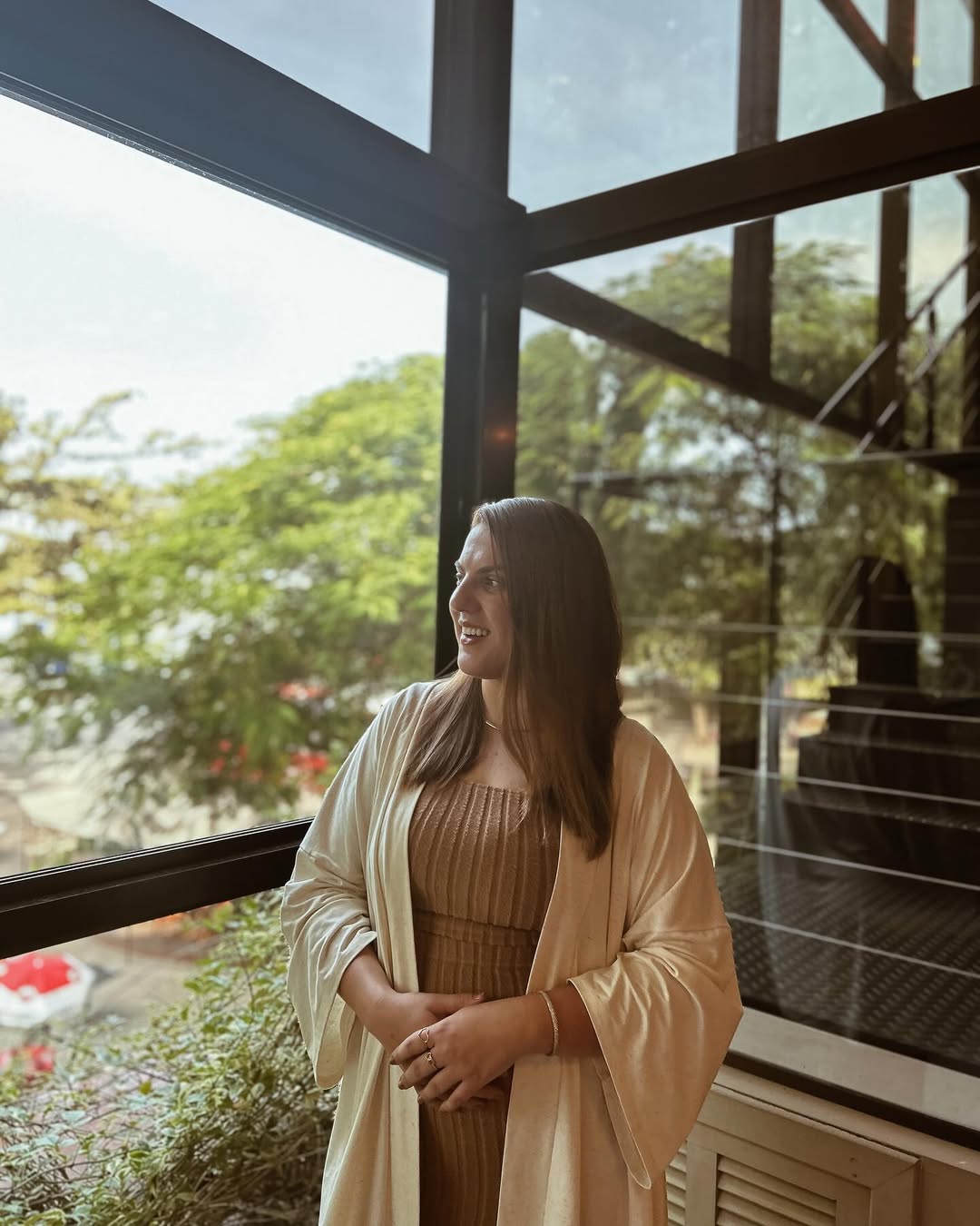 Ádria Vicente em atendimento